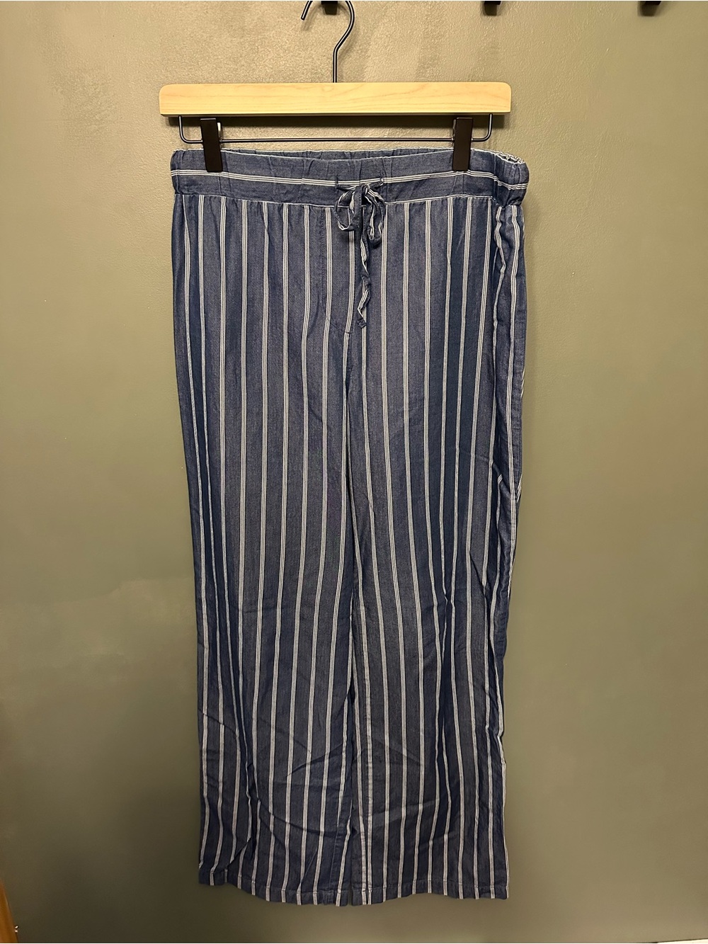 Women's Navy & White Vertical-Stripe Pants